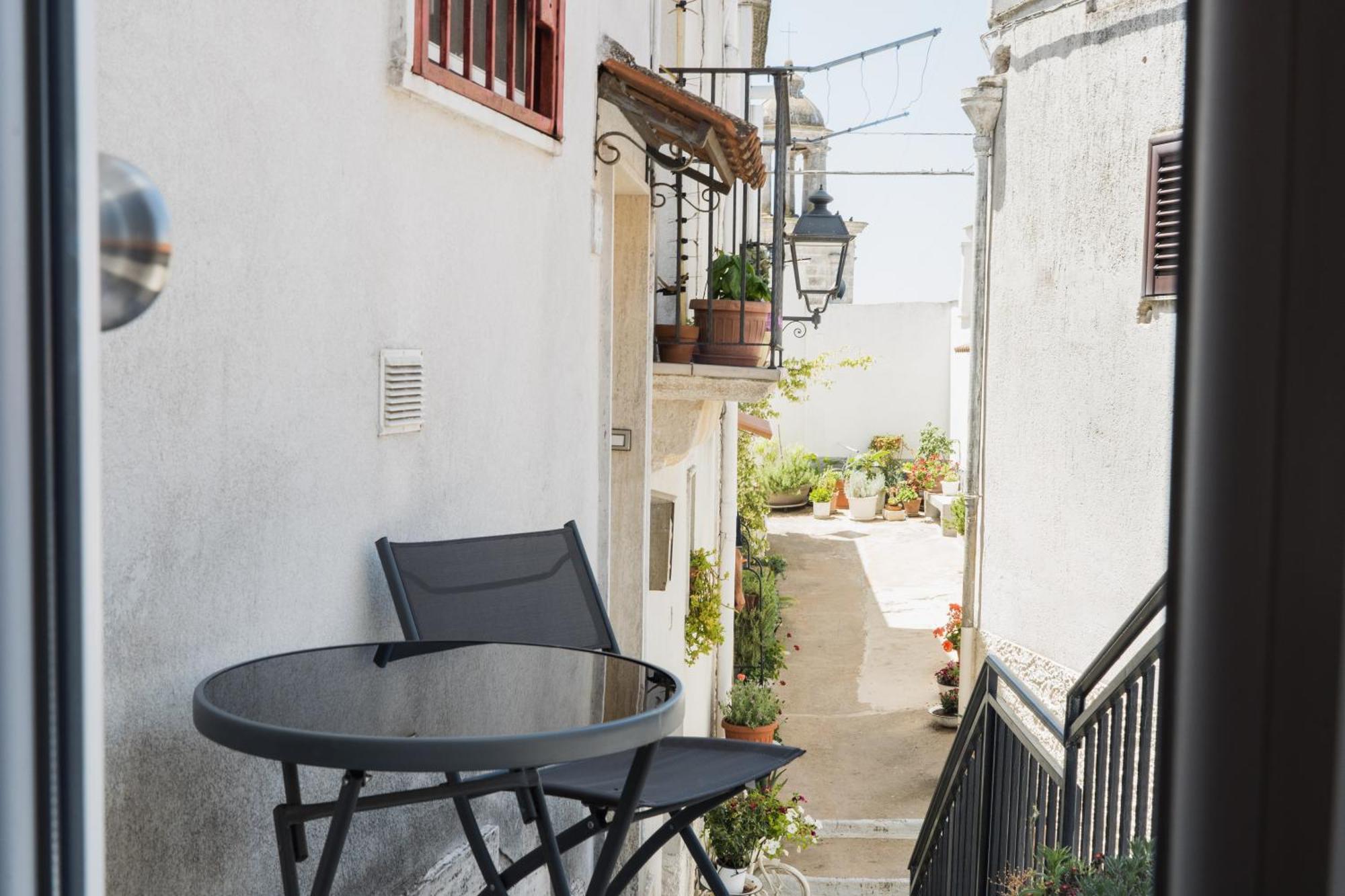 La Corte Di Navarrete Laterza Bagian luar foto